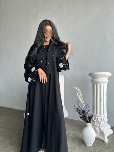 عباية كريب بلاك بيري بتصميم نصف كلوش