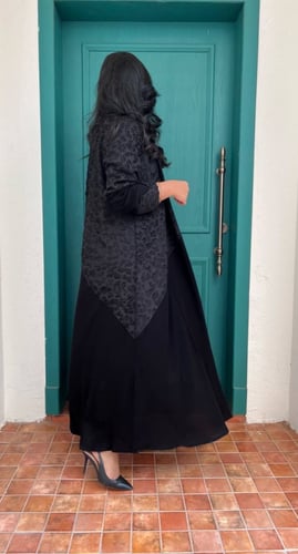 عباية من الكريب و الشيفون المشجر