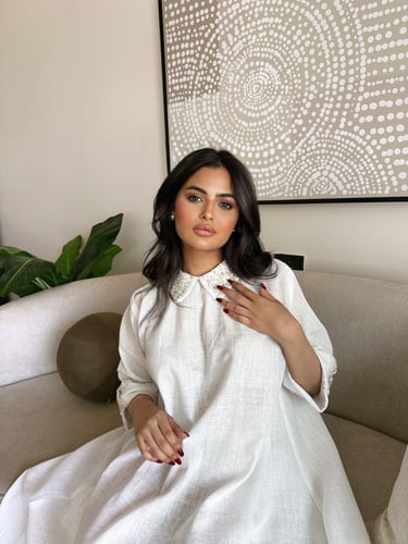 جلابية بأكمام وقلاب مزين بشك .