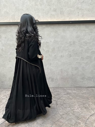 عباية بقصة أكمام راقية مزينة بكلف مطرزة ABD