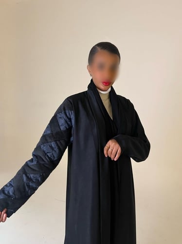 عباية شتوية بأكمام عصرية