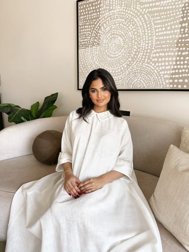 جلابية بأكمام وقلاب مزين بشك .