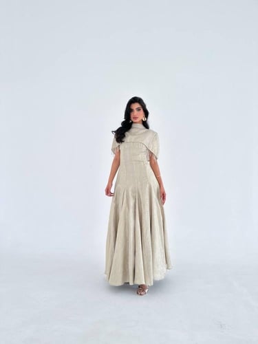 فستان باللون