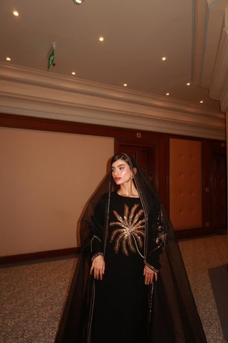 فستان النخل لجميع المناسبات شامل طرحة طويلة