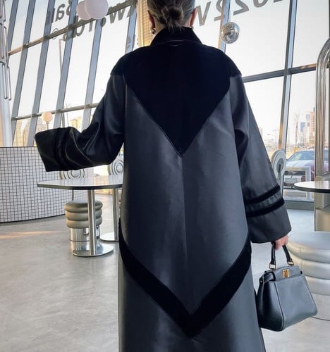 عباية نصف كلوش بتصميم شتوي راقي