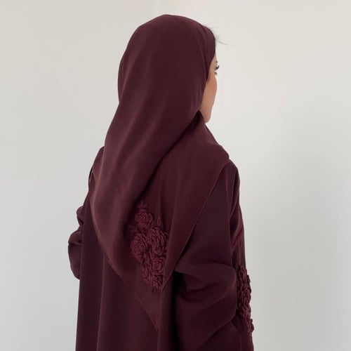 بليزر باللون العنابي- نوع القماش كريب