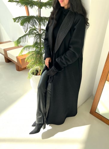 عباية شتوية بتصميم جاكيت