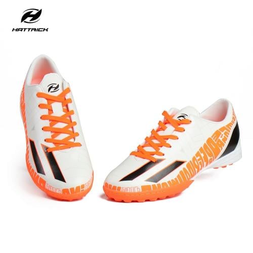 جزمة كرة قدم هاتريك اللون الأبيض مع البرتقالي