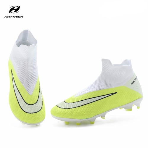 جزمة حبوب هاتريك البيضاء مع الأصفر الفاتح