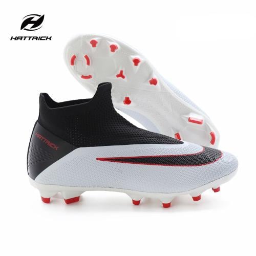 جزمة حبوب هاتريك باللون اأبيض والأسود