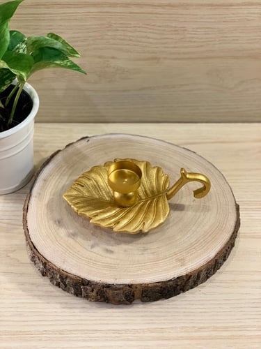 شمعدان ذهبي