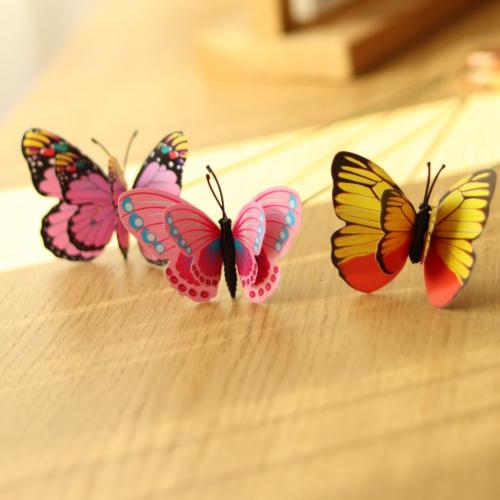 فراشة لون عشوائي