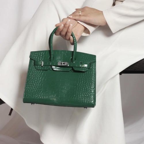 كروك وسط اخضر قفل فضي