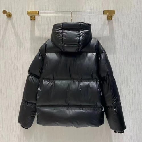 جاكيت برادا