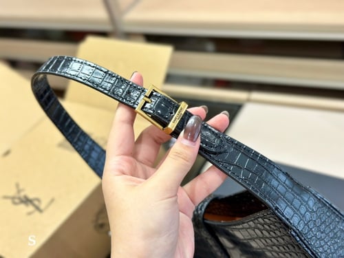 طقم سان لوران