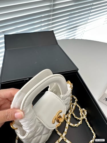 شنطه شانيل كيلي مني