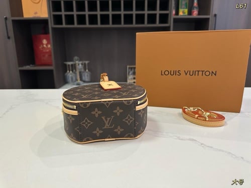 شنطه Lv