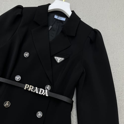 فستان برادا