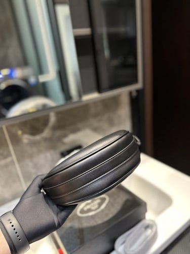 شنطه كتف برادا