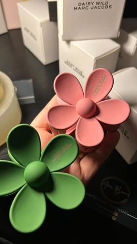 مسكه شعر مارك جاكوبس لون اخضر