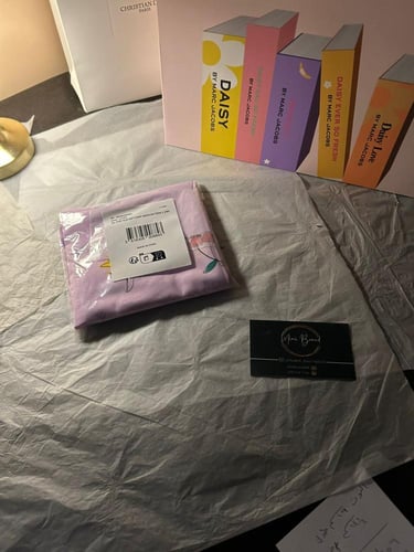 سكارف مارك جاكوبس الاصلي