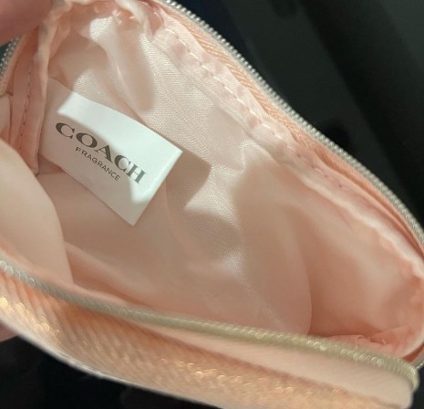 محفظة كوتش أصلية مع عطر شكل 2