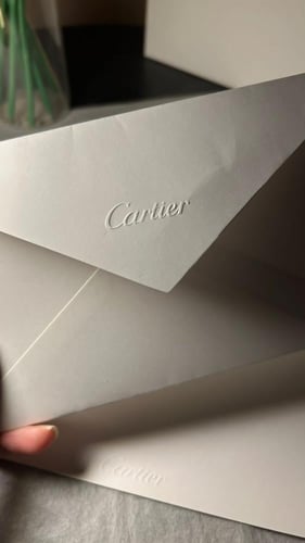 كارد قفت كارتييه مع ظرف