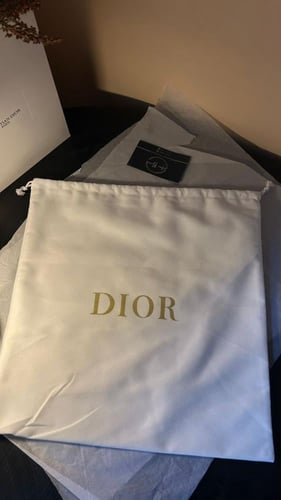 دست باق Dior للشنط