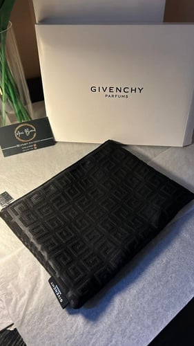 Potch Givenchy المميز و الأنيق