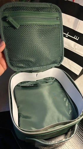 حقيبة Boss للعطور والميكب