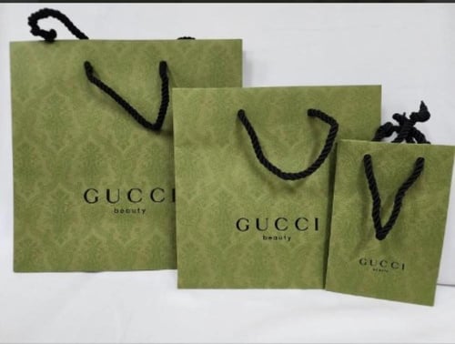 كيس قوتشي وسط