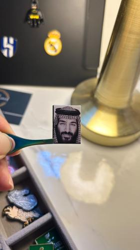 ستيكر لاصق ولي العهد .. شكل 1