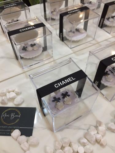 توزيعات حلق شانيل ..