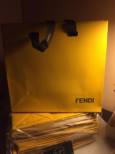 كيس وسط فندي .. شكل مربع