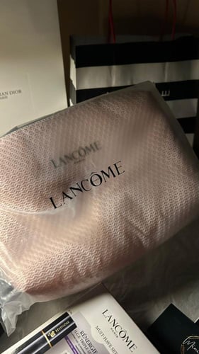 حقيبة لانكوم الأنيقة