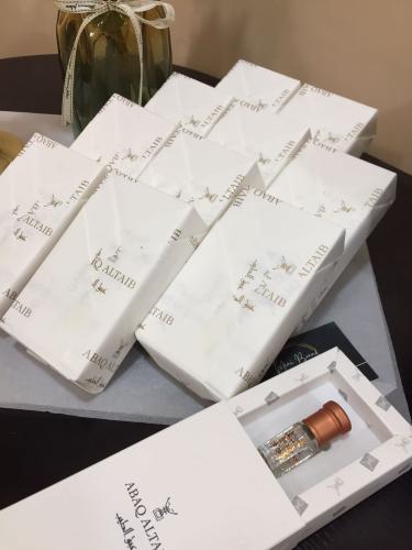 توزيعات عبق الطيب