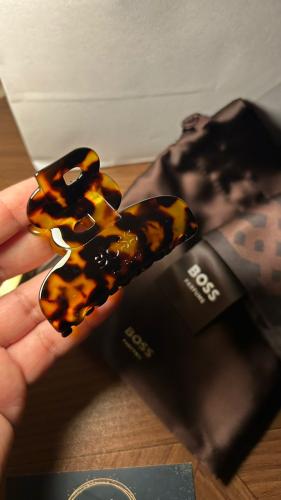 سكارف ومسكه شعر من Boss