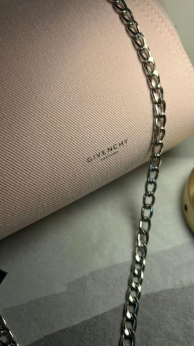 حقيبة جفنشي إصدار جديد