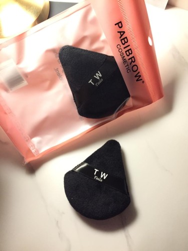 إسفنجة ناعمة بشكل مثلث