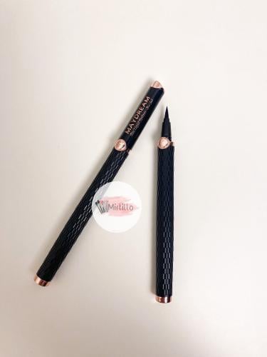 ايلاينر اسود سواد فاحم