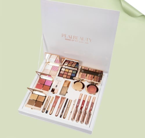 بوكس مكياج بديل شارلوت الجديد - الابيض