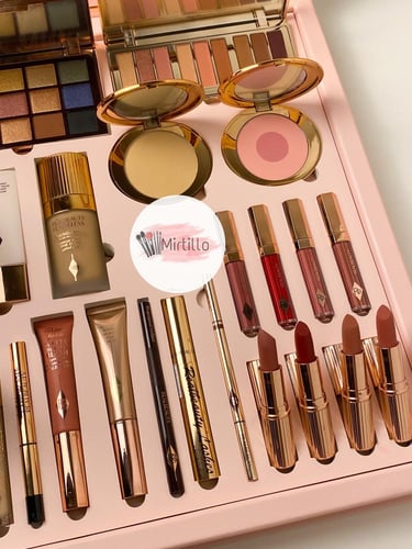 بوكس مكياج بديل شارلوت الجديد - الوردي