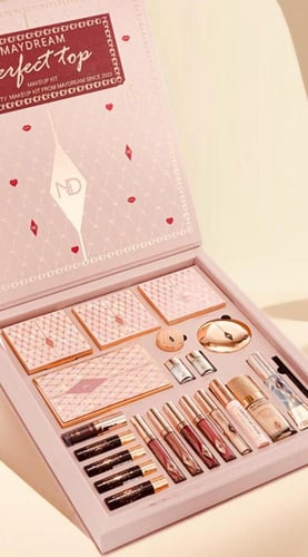 بوكس مكياج بديل شارلوت