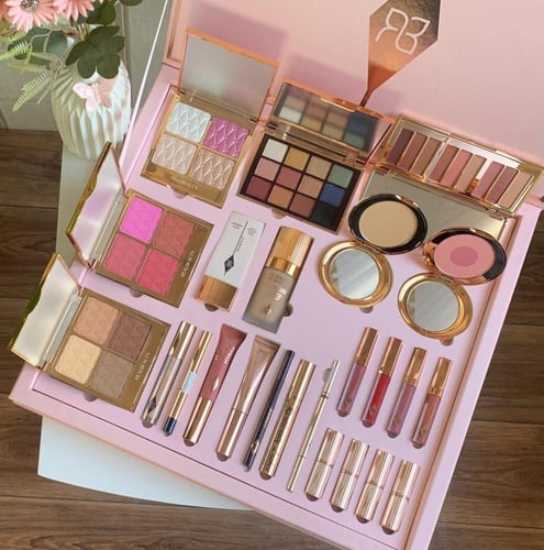 بوكس مكياج بديل شارلوت الجديد - الوردي