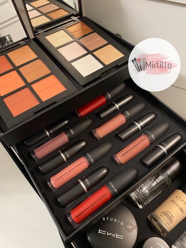 بوكس مكياج بديل ماك - البوكس الكبير