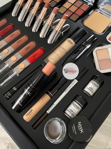 بوكس مكياج بديل كيكو