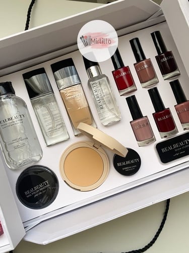 بوكس مكياج ريل بيوتي بديل ديور الكبير - الابيض