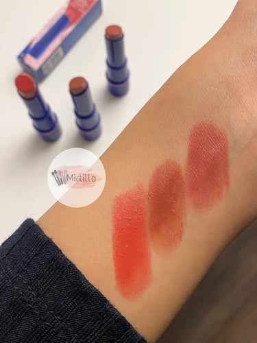 مرطب شفايف بديل فازلين ( 3 حبات )