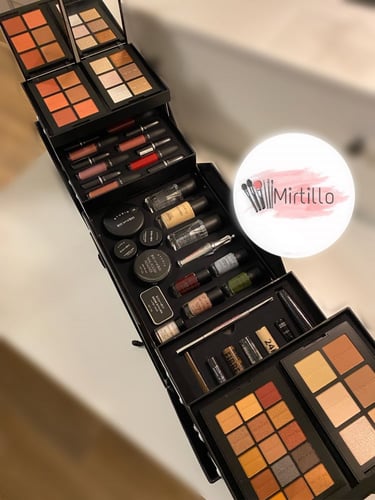 بوكس مكياج بديل ماك - البوكس الكبير