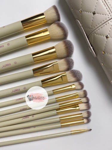 مجموعة فرش مكياج بديل بي اتش ( 12 فرشه )